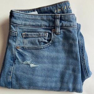 AE Outfitters High Rise Mom Jeans Size 8